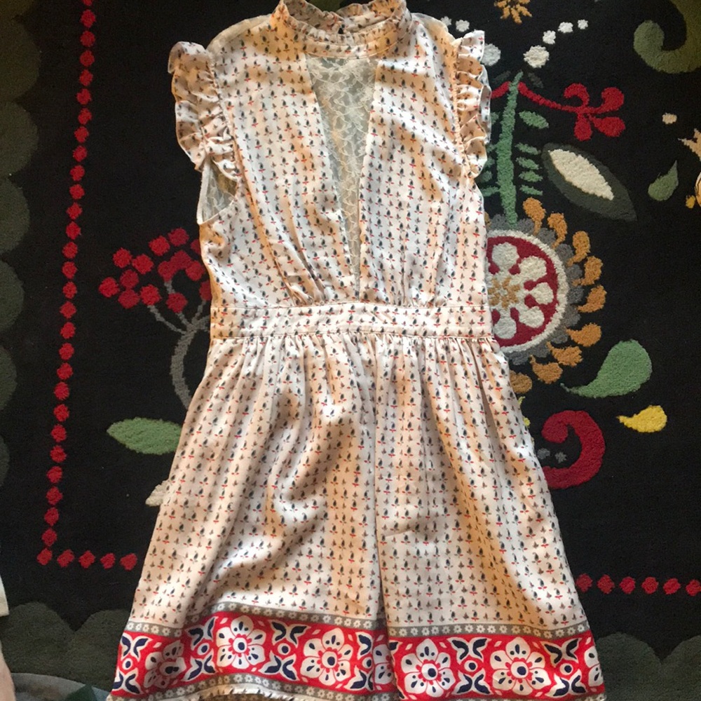 Patterned dress with lace back